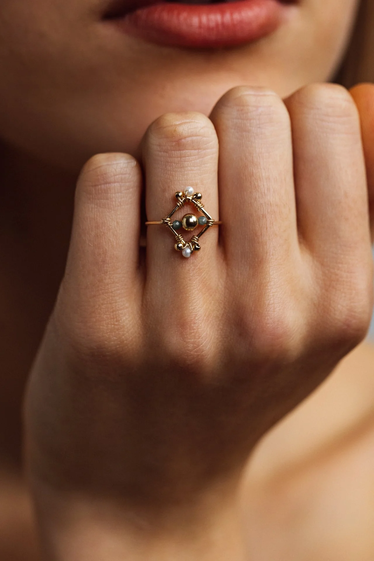 Bague Thalia - Perle de culture et Émeraude - Image 3